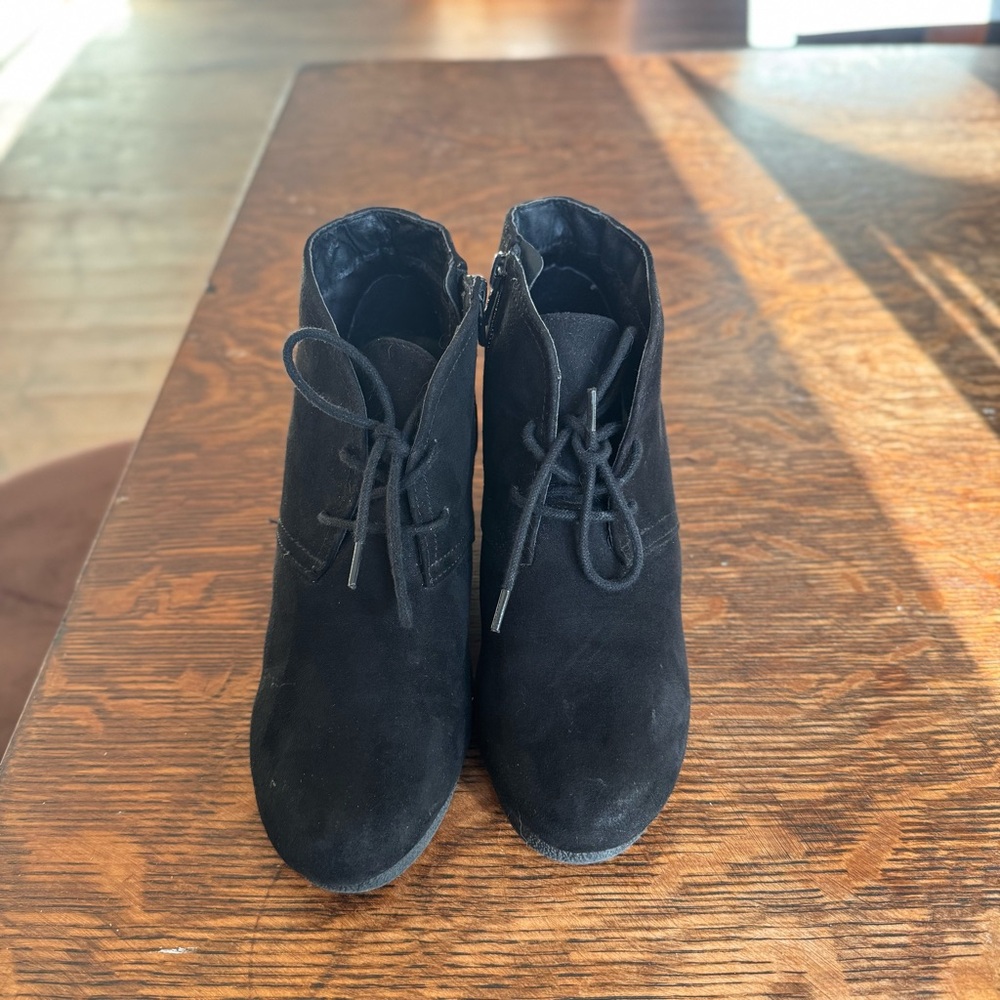 Universal Thread Black Women's Wedge Ankle Boots 6 1/2